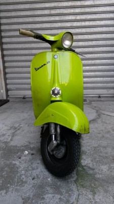 vespa frontR.jpg