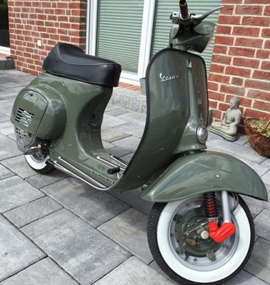 Vespa-v50-RAL-7009-Gruengrau.jpg