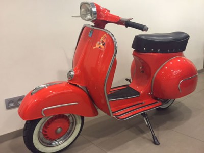 Vespa-150-s-Lack-RAL-3020-Verkehrsrot.jpg