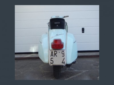 VESPA 125GT AR95014   dietro forum.jpg